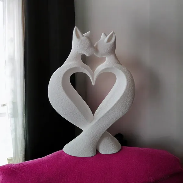 Love_Heart_Shaped_Cat_Sculpture_Home_Decoration