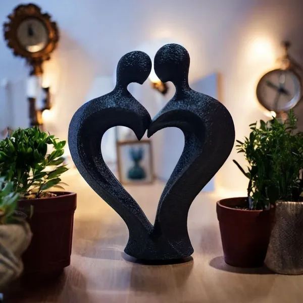 Modern_Heart_Shaped_Abstract_Love_Couple_Sculpture.