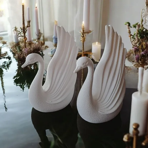 Eternal_Swans_Symbol_of_Love_&_Unity