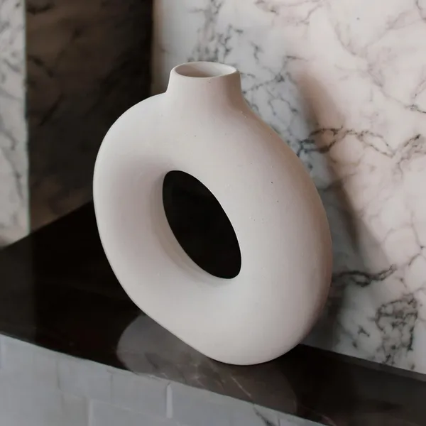 Donut_Vase_Modern_Hollow_Ceramic_Decor