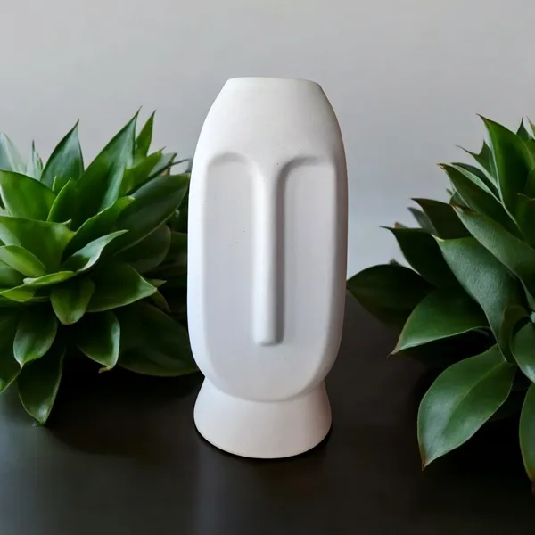 Long_Face_Vase_Modern_Abstract_Ceramic_Decor