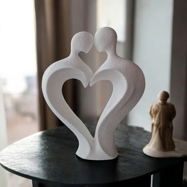Modern_Heart_Shaped_Abstract_Love_Couple_Sculpture