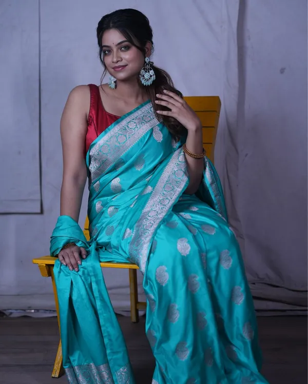 Sky_Blue_Banarasi_Pure_Masharoo_Silk_Saree