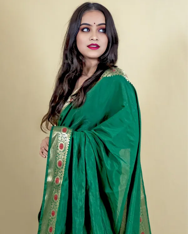 Rich_Green_Banarasi_Brocade_Raw_Mango_Silk_Saree