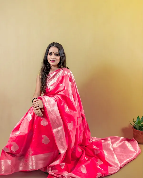 Red_Banarasi_Weaving_Tissue_Silk_Saree