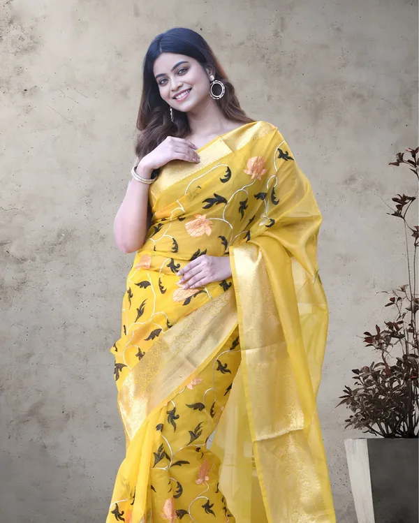 Mellow_Yellow_Banarasi_Weaving_Tissue_Silk_Saree