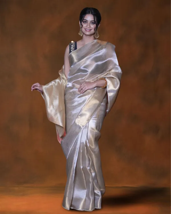 Light_Gold_Banarasi_Weaving_Tissue_Silk_Saree