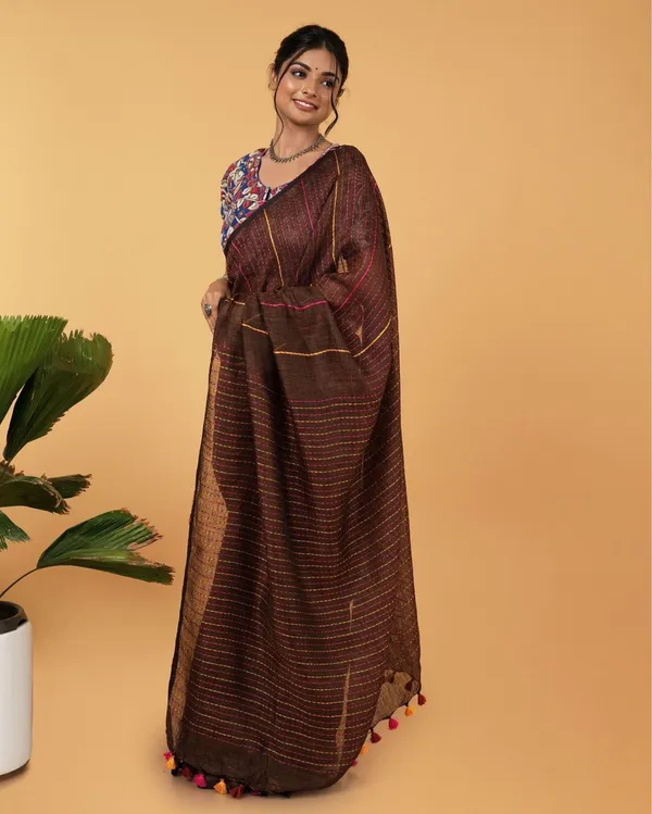 Alluring_Beauty_Brown_Kantha_Saree