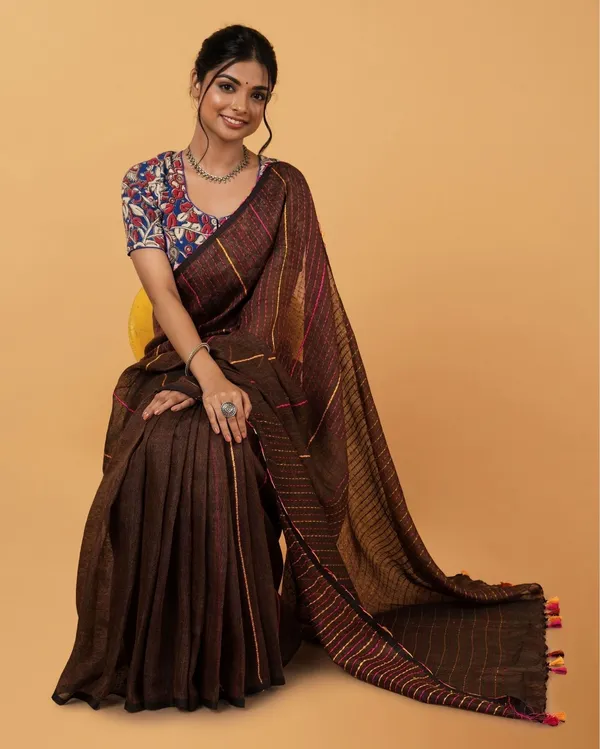 Alluring_Beauty_Brown_Kantha_Saree