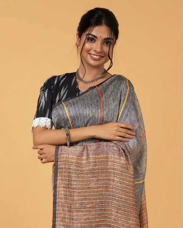 Alluring_Beauty_Gray_Kantha_Saree
