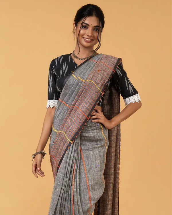 Alluring_Beauty_Gray_Kantha_Saree
