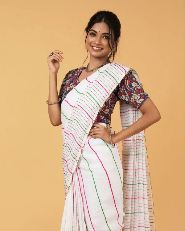 Alluring_Beauty_White_Kantha_Saree