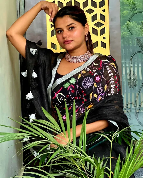 Bhavbheeni_Black_Embroidered_Saree