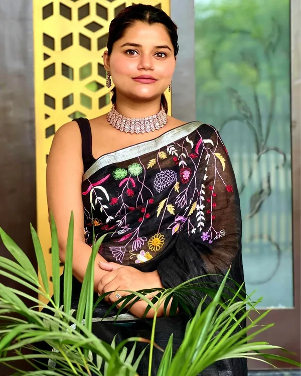 Bhavbheeni_Black_Embroidered_Saree