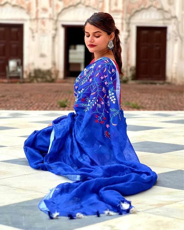 Bhavbheeni_Blue_Embroidered_Saree