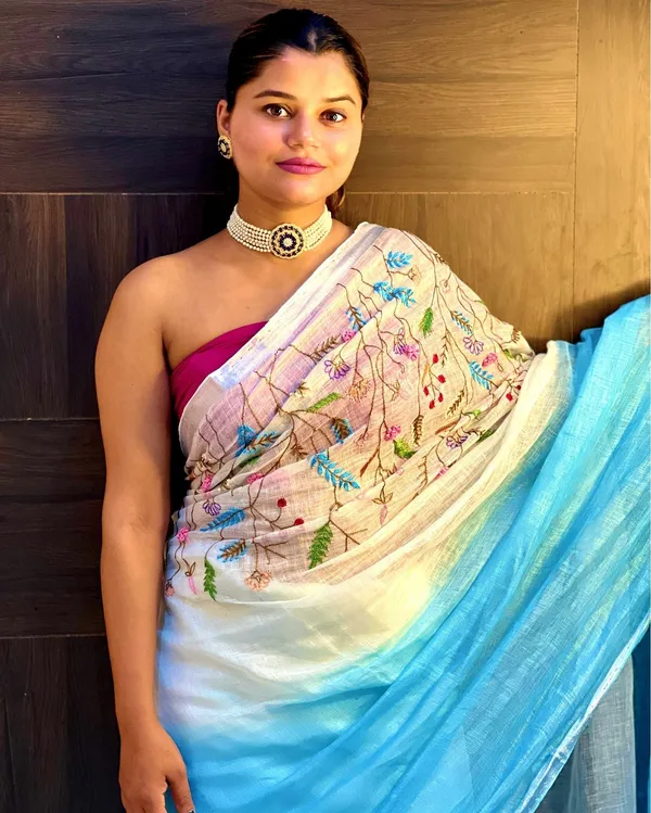 Bhavbheeni_White_&_Light_Blue_Embroidered_Saree