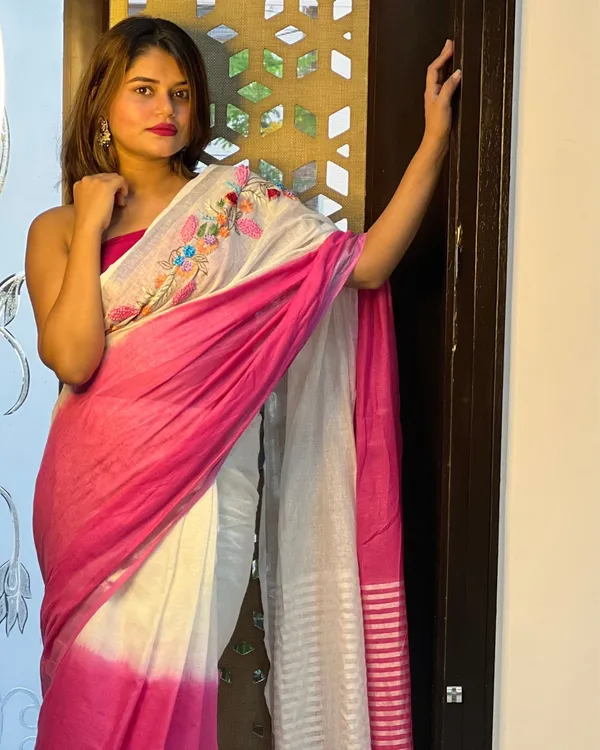 Bhavbheeni_White_&_Pink_Embroidered_Saree