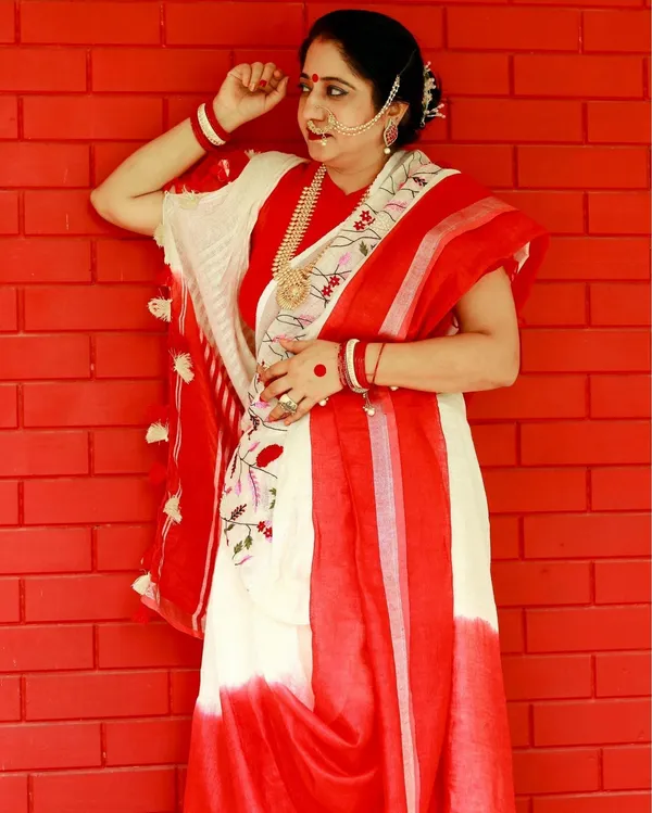 Bhavbheeni_White&_Red_Embroidered_Saree