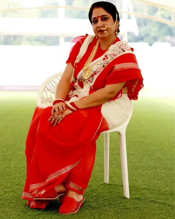 Bhavbheeni_White&_Red_Embroidered_Saree