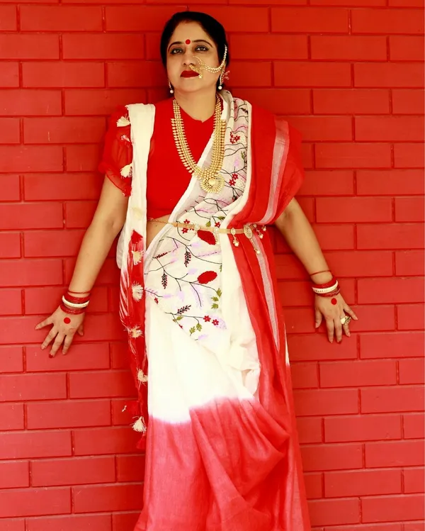 Bhavbheeni_White&_Red_Embroidered_Saree