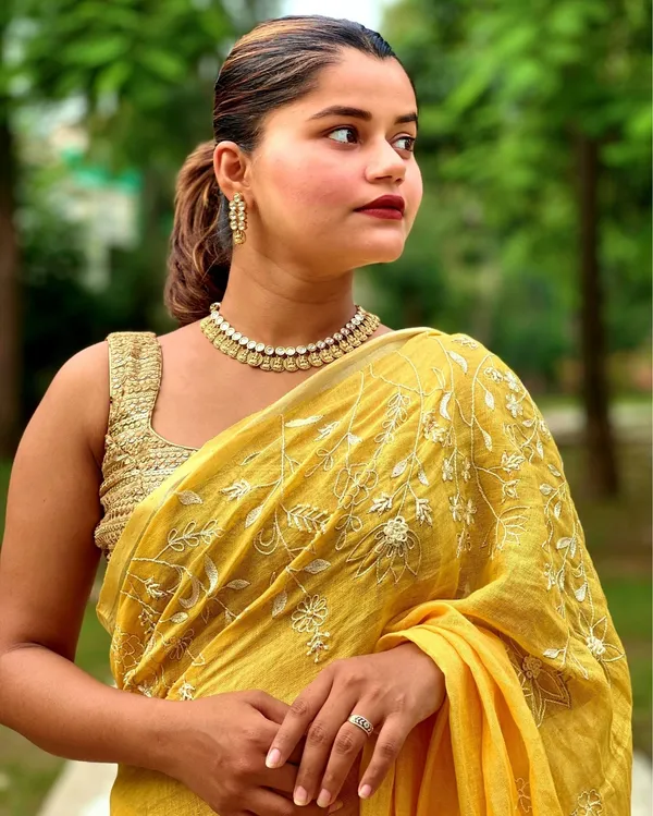 Bhavbheeni_Yellow_Embroidered_Saree