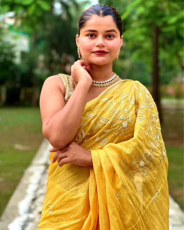 Bhavbheeni_Yellow_Embroidered_Saree