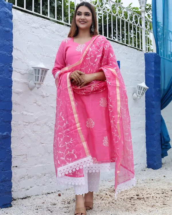 Chandini_Mann_Pink_Lucid_Hand_Painted_Suit