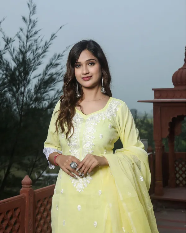 Chanchal_Mann_Yellow_Embroidery_Suit