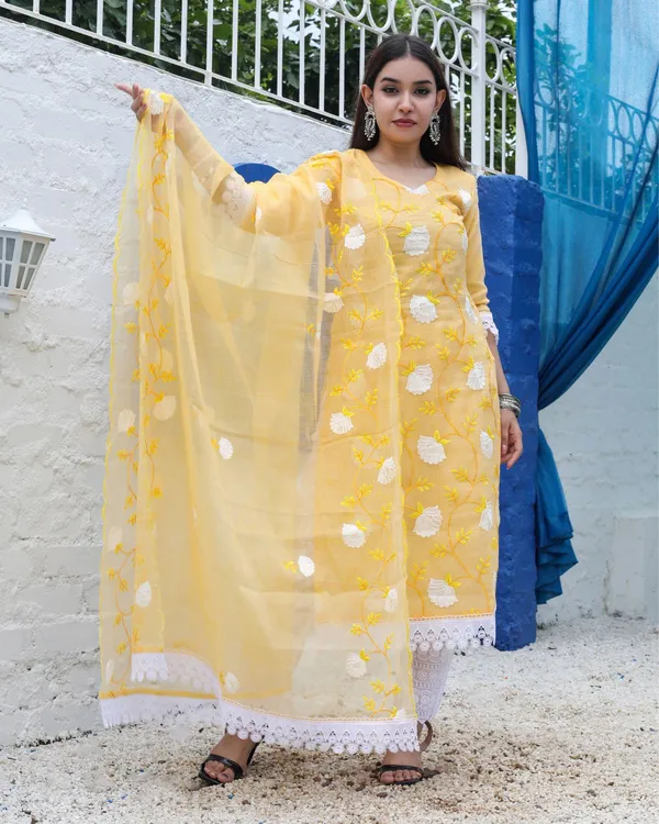 Chanchal_Mann_Yellow_Vivid_Embroidery_Suit