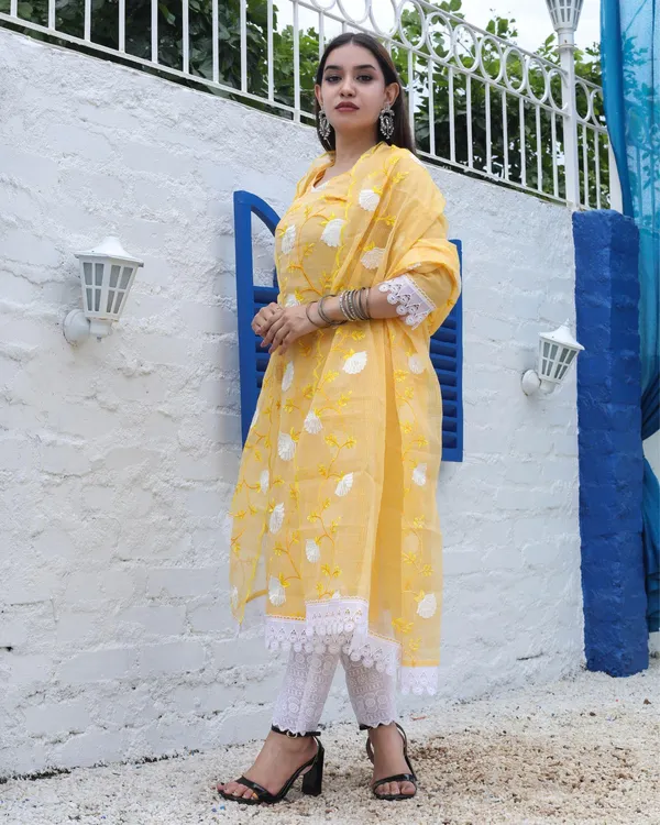 Chanchal_Mann_Yellow_Vivid_Embroidery_Suit