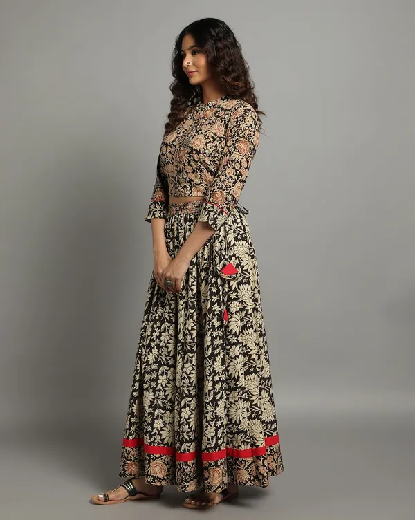 Dharohar_Pure_Cotton_Bold_Black_Stitched_Lehanga