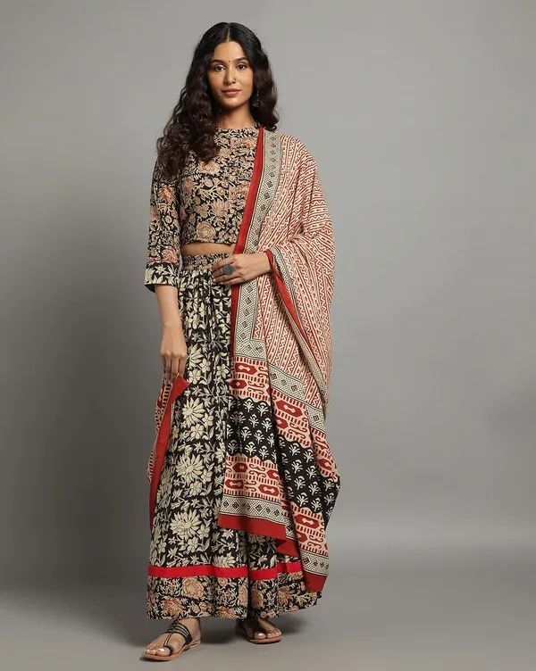 Dharohar_Pure_Cotton_Bold_Black_Stitched_Lehanga