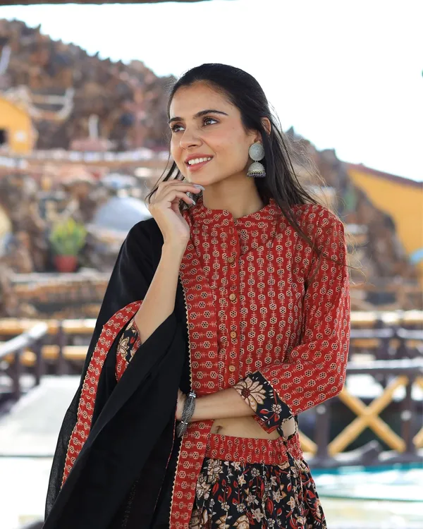 Dharohar_Pure_Cotton_Brown_&_Black_Stitched_Lehanga
