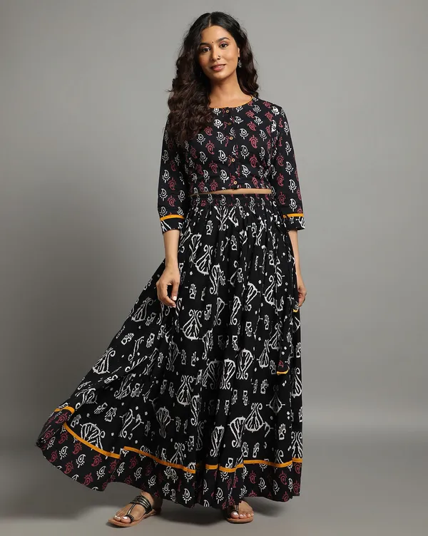 Dharohar_Pure_Cotton_Chic_Black_Stitched_Lehanga