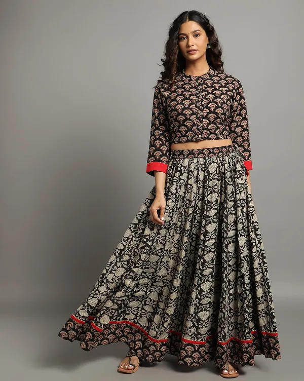 Dharohar_Pure_Cotton_Sleek_Black_Stitched_Lehanga