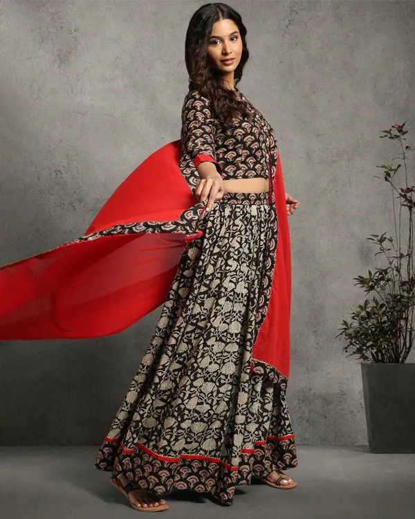 Dharohar_Pure_Cotton_Sleek_Black_Stitched_Lehanga