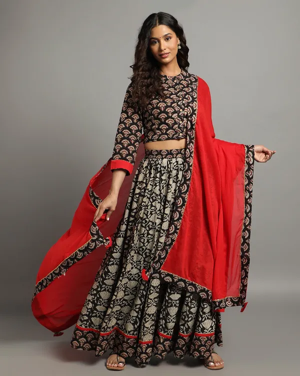 Dharohar_Pure_Cotton_Sleek_Black_Stitched_Lehanga