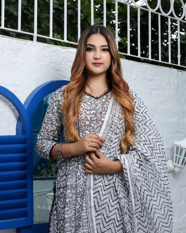 Dilkash_Black_Printed_Suit
