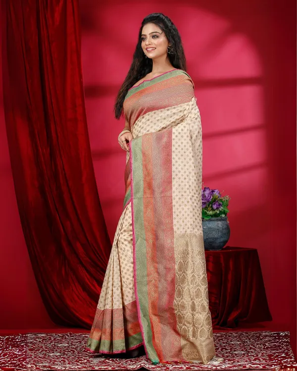 Dulhan_Banarasi_Brocade_Weaving_Elegant_Beige_Saree
