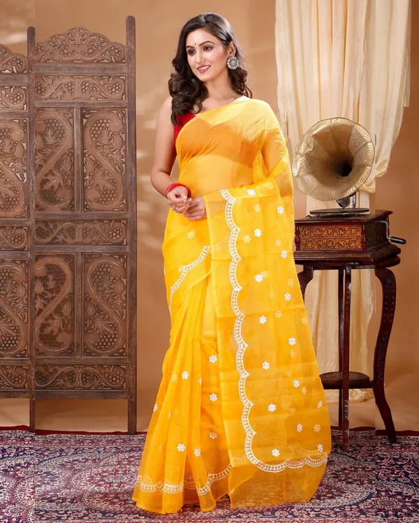 Sanjh_Bahar_Yellow_Dreamy_Floral_Embroidery_Saree