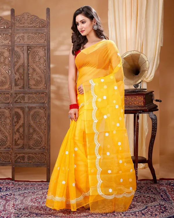 Sanjh_Bahar_Yellow_Dreamy_Floral_Embroidery_Saree