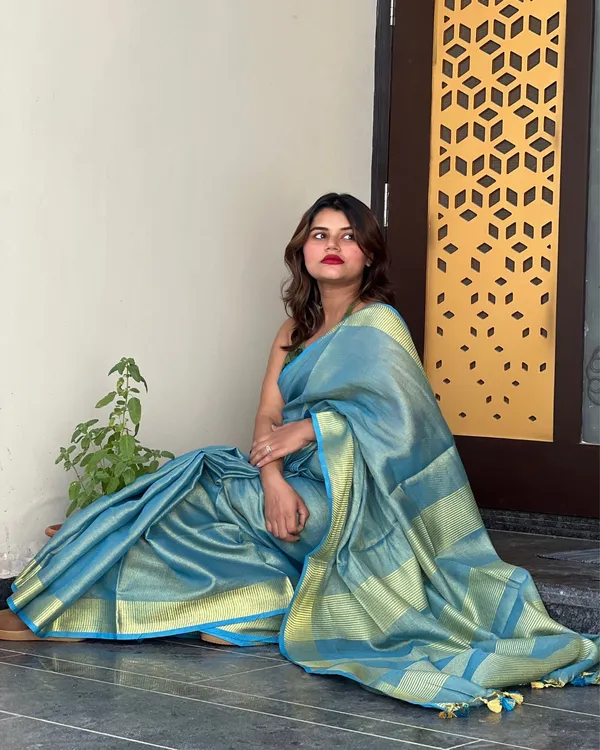 Kundal_Heer_Blue_Shimmery_Saree