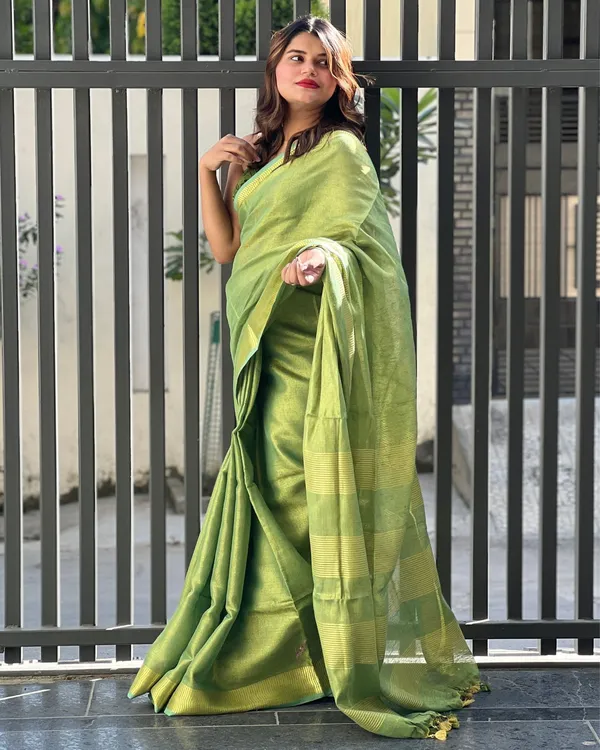 Kundal_Heer_Green_Shimmery_Saree