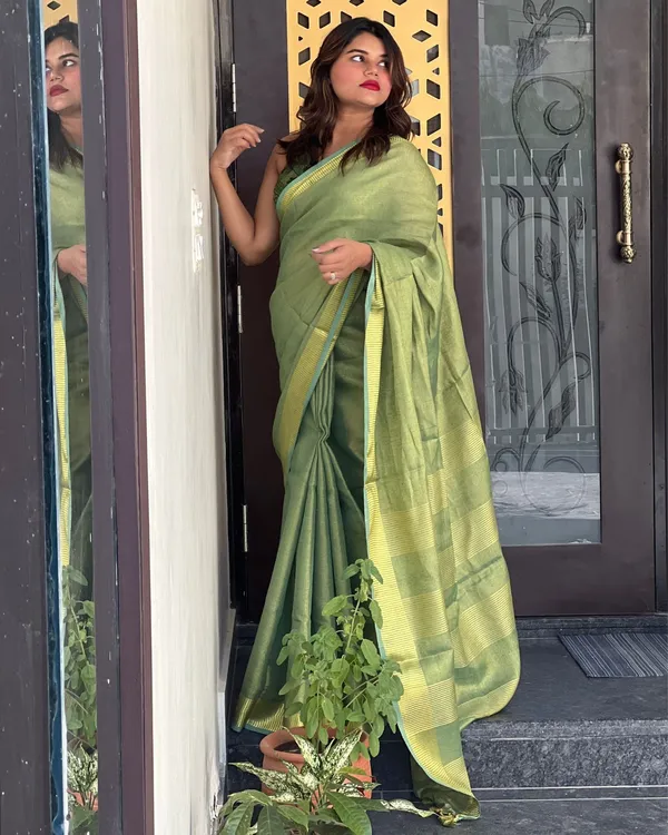 Kundal_Heer_Green_Shimmery_Saree