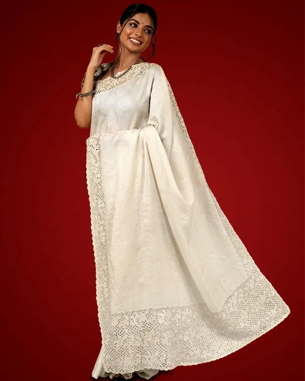 Living_Lux_Off_White_Tussar_Cutwork_Saree