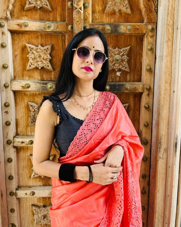 Living_Lux_Red_Tussar_Cutwork_Saree