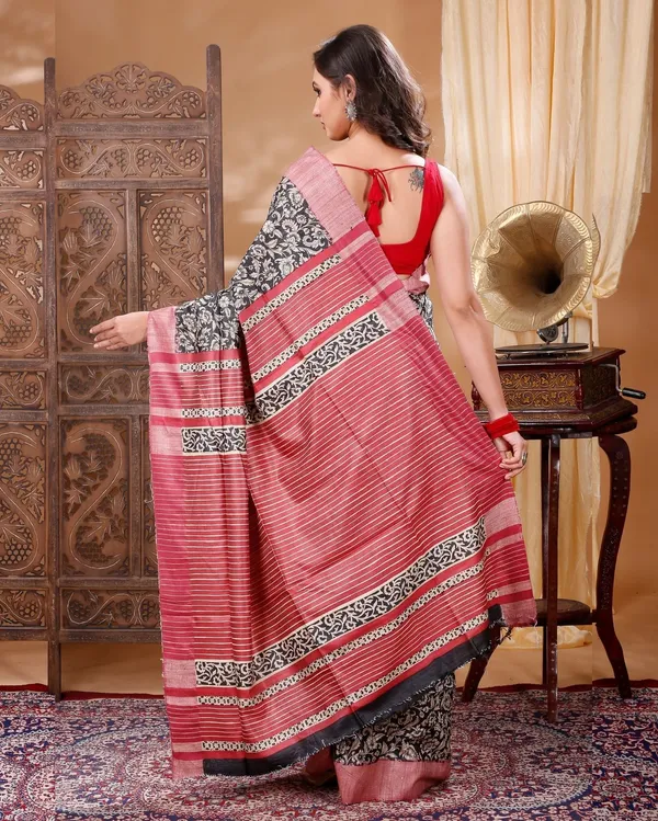 Madhuban_Ki_Kushboo_Red_&_Black_Tussar_Silk_Saree