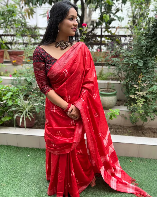 Nakashi_Thaath_Red_Silk_Saree