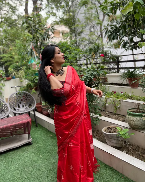 Nakashi_Thaath_Red_Silk_Saree