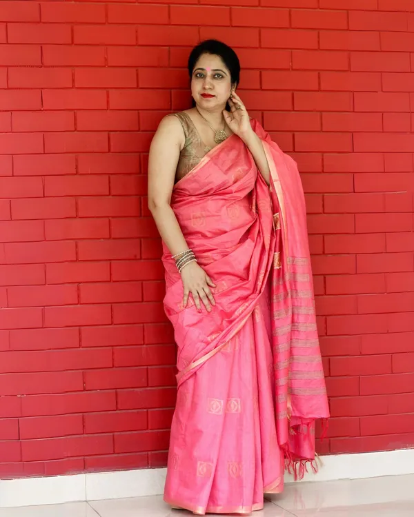 Nakashi_Thaath_Tulip_Red_Silk_Saree